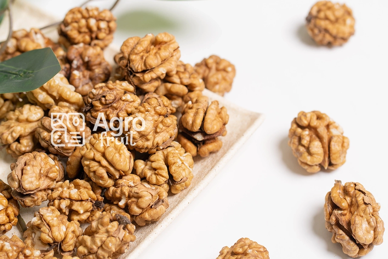 Walnut Kernels