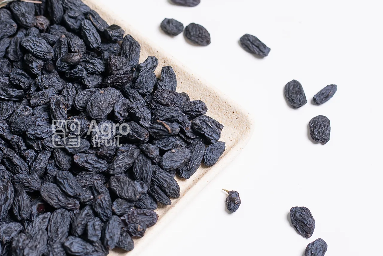 Black Raisins